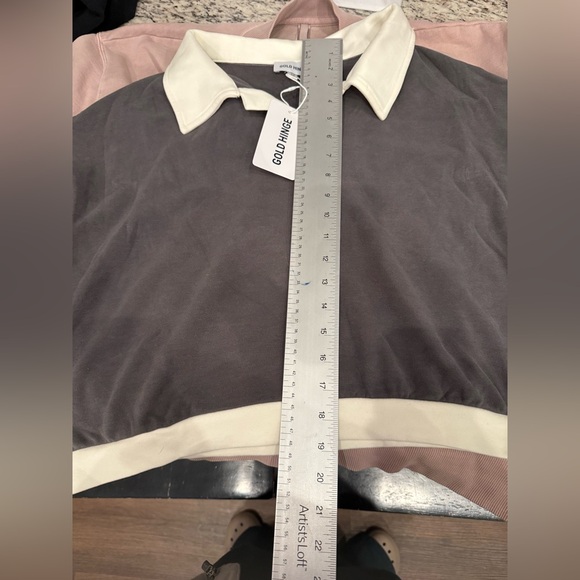NWT Gold Hinge Charcoal Cropped Pullover Top - Picture 9 of 9
